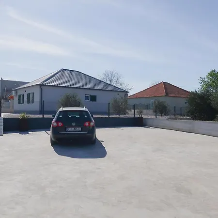Villa Tara