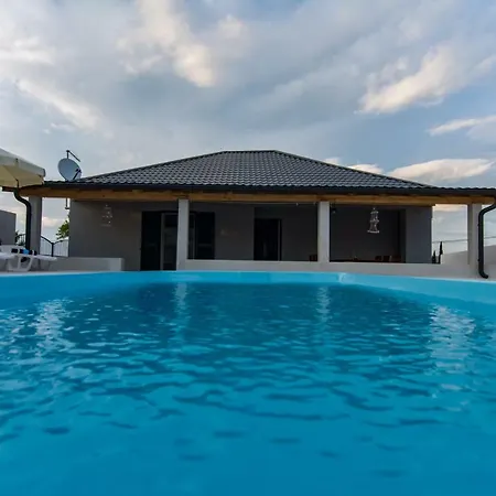 Tara Villa Sveti Filip i Jakov